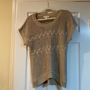 Oatmeal colored short sleeve high-low hem sweater